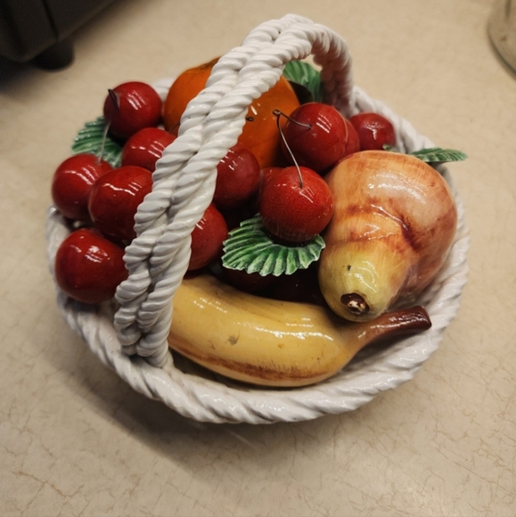 Vintage Capodimonte Ceramic Fruit Basket Hand Made in Italy - Picture 4 of 4